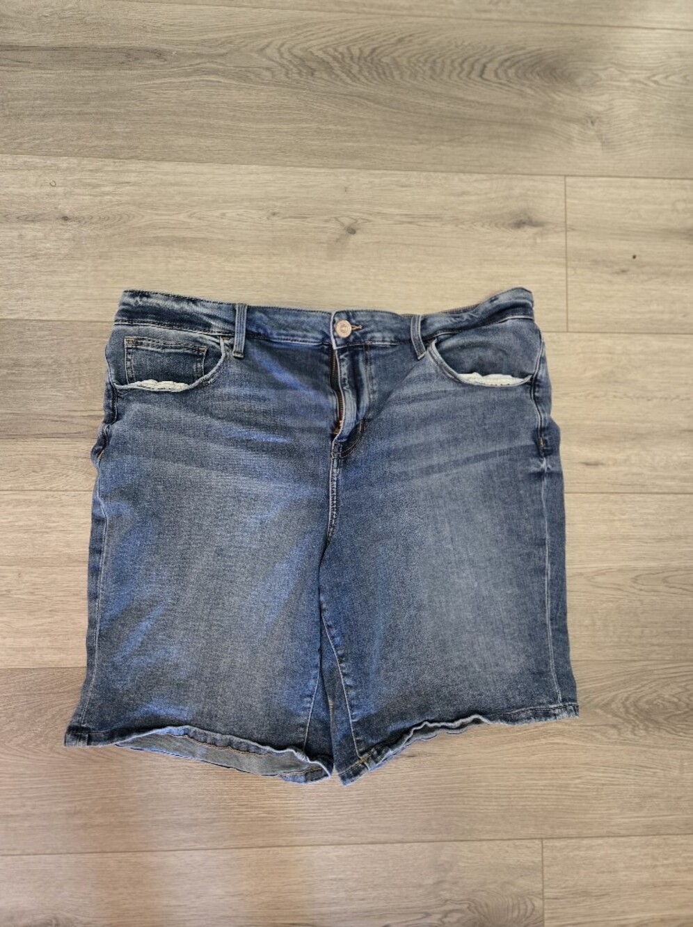 m jeans Classic Mid-Rise Bermuda Women’s Blue Denim Jeans